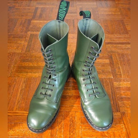 Made in England Solovair boot - Picture 2 of 8
